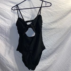 backless strapless swimsuit